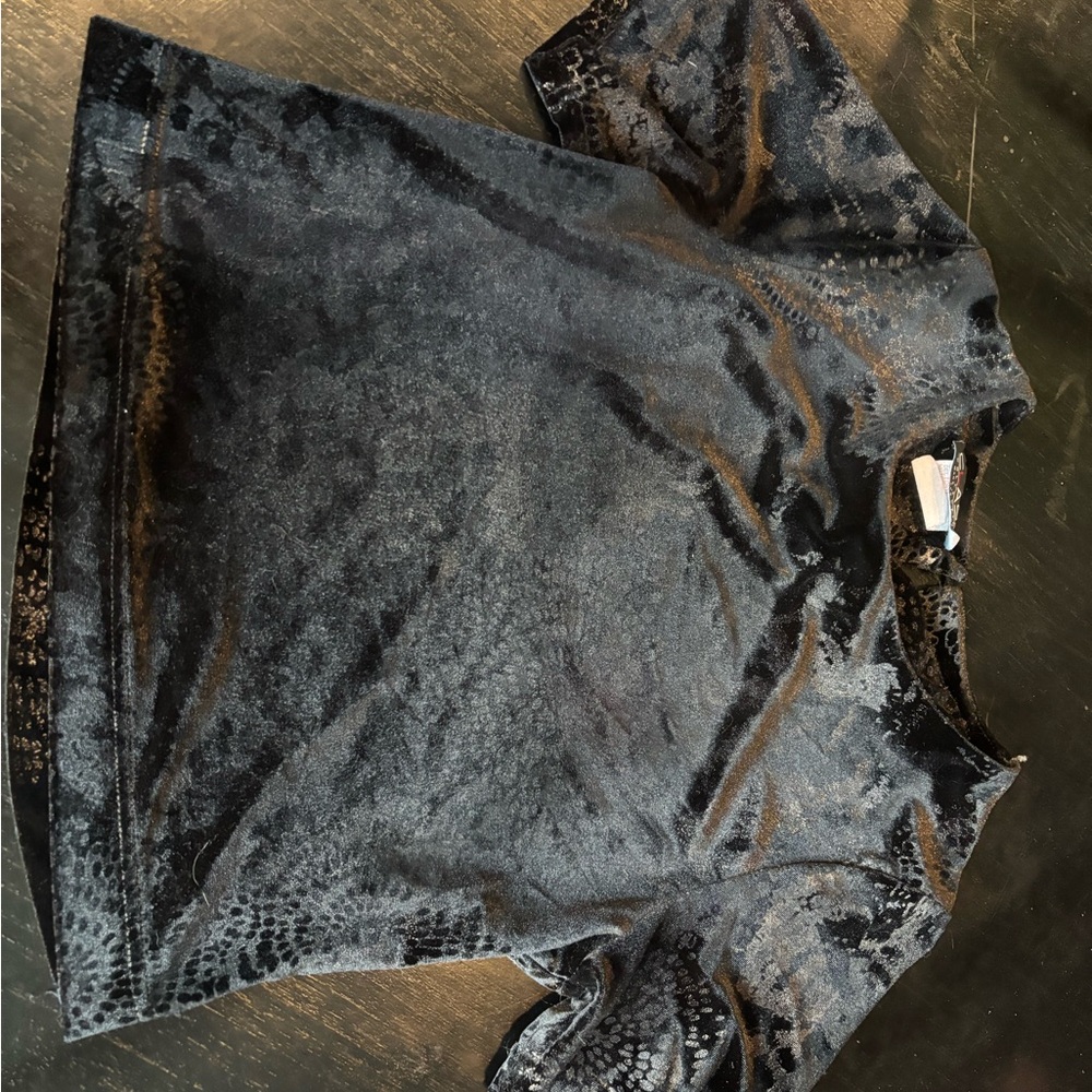 Black Vintage Velvet Short Sleeve Top